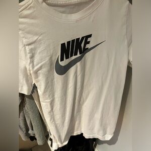 nike large kids white shirt
